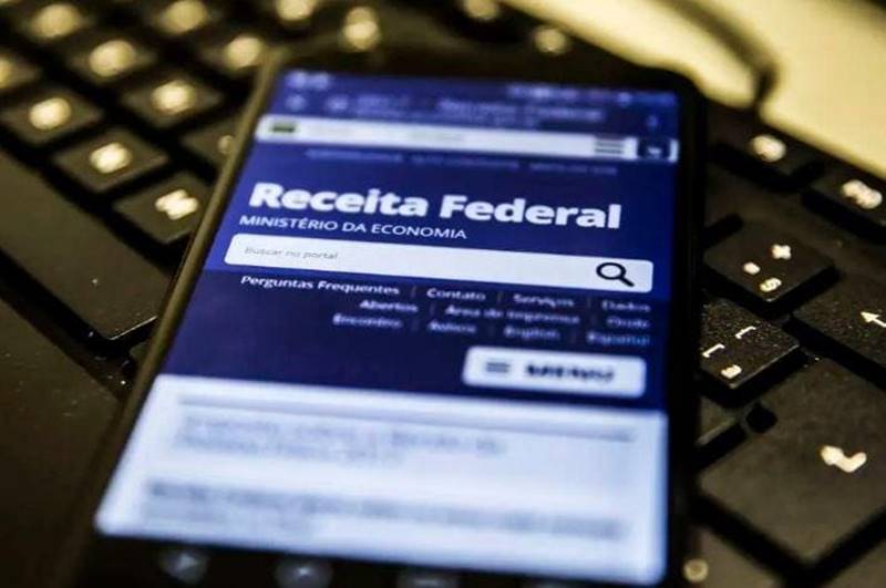 Receita Federal irá monitorar dados de cartão de crédito e Pix; saiba o que muda